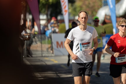 The author of this article on the last kilometre before the finish.