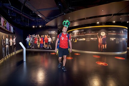 Sur Google Maps, on peut non seulement arpenter les rues, mais aussi des musées, des stades de foot et d’autres sites touristiques. Comme le stade Allianz Arena à Munich.