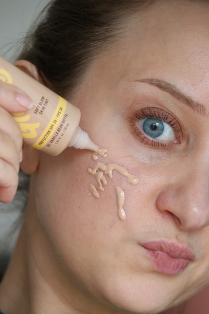 Grâce à l'embout précis et au tube à écraser, la formule est facile à doser.