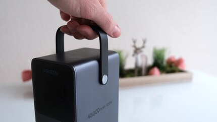 The Nexode weighs a good 1.6 kilogrammes – the carrying handle is correspondingly sturdy.