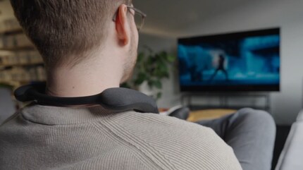 Musik war für Menschen um mich herum sehr gut hörbar. TV-Sound hingegen deutlich weniger.