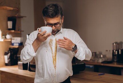 Une telle cochonnerie ne devrait pas rester sur les vêtements après le lavage.