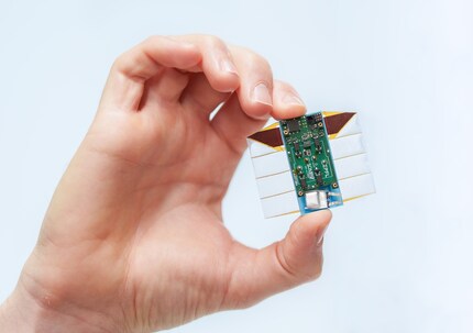 Il mini robot misura solo 45 x 55 millimetri.