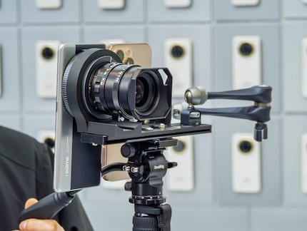 Realme uses Leica M lenses.