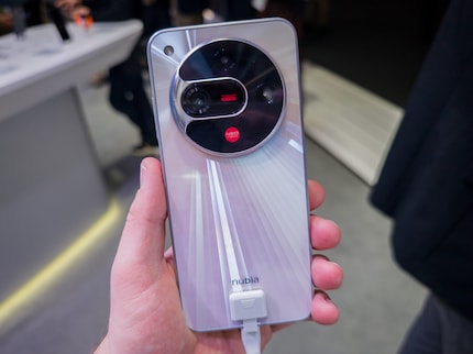 I like the Focus model without the movable zoom ring better because of the rainbow shimmer.