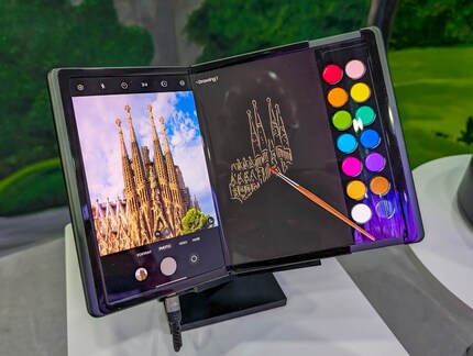 Falten und ziehen: Samsungs Display-Konzept Flex Hybrid.