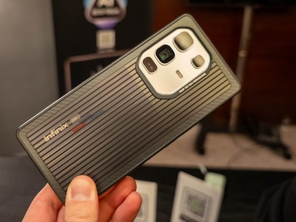 La custodia dello smartphone con celle solari.