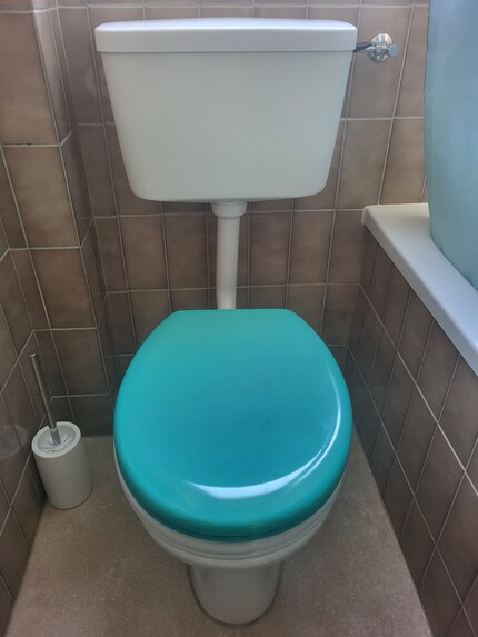 En regardant bien, on s'aperçoit que la photo a été recréée.