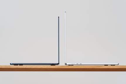 Despite being only 1.13 cm thick, the MacBook Air easily holds out for a work day on battery power alone.