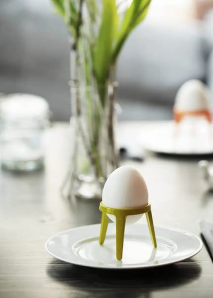 Un design a forma di razzo dai colori sgargianti.