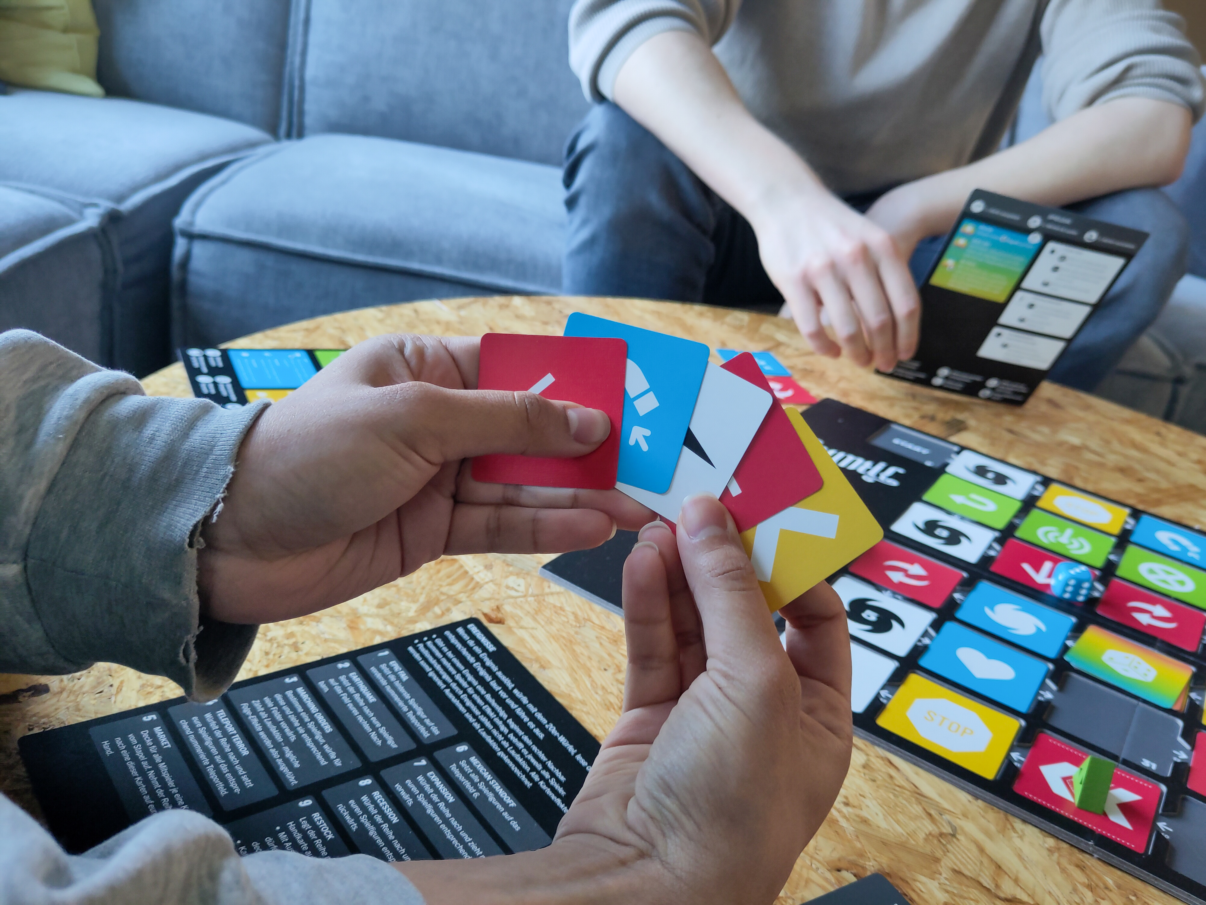 Game Factory Frantic 646076 - Gioco Da Tavolo Per 2-6 Giocatori, Dai 12 Anni, Durata 40 Minuti, Con Eventi E Trappole