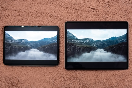 Helle Szenen sind mit IPS-Panel (rechts) kein Problem, aber 13 Zoll sind durch das Format nicht viel grösser als 11 Zoll.