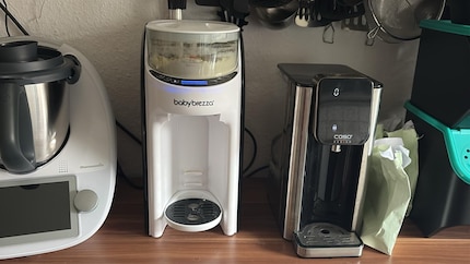 Noch ein weiteres Gerät auf der Küchentheke: Der «Baby Brezza Formula Pro Advanced».