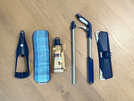 Les pièces détachées sont rapidement assemblées.