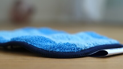 Voilà à quoi ressemble la microfibre que l’on peut utiliser sur du parquet.