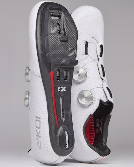 The new PW8 C12 Pro Full Carbon shoe ...
