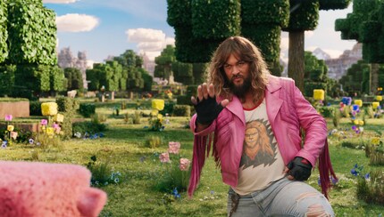 Jason Momoa ist ja immer wieder gut für ausgefallene Rollen. Hier schiesst er sich aber selbst ab.