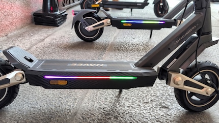 Die LEDs an der Seite lassen sich individuell einstellen – und auch ausschalten.