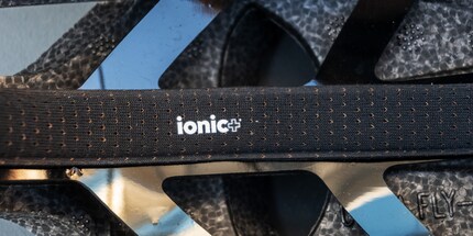 The ionic+ sweat-wicking padding is incorporated into the helmet.