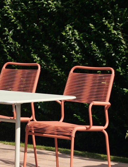 La polyvalence de la chaise Spaghetti se décline en différentes versions et hauteurs d’assise.