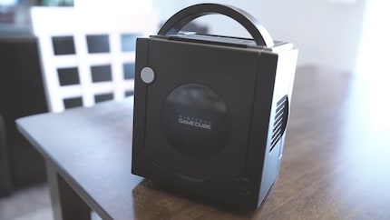 The handle on the back of the GameCube is meant to make it easier to transport.