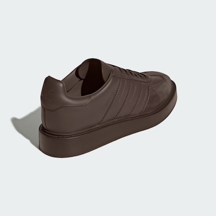 The lining of the Italian Gazelle is also made from leather.