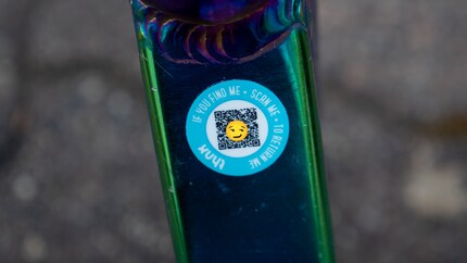 Whether code or direct contact option: a notice on the vehicle can be worthwhile.