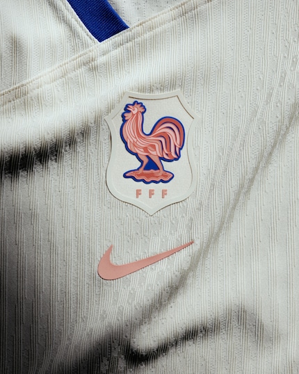 Cock emblem and swoosh made from Nike Grind.