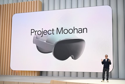 Pour l'instant, le casque de Samsung n'a été qu'aperçu. Aucune autre information n'est disponible.