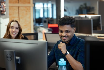 Pro und Contra der Büroarbeit: mehr Sitzen, weniger Bewegung – dafür aber auch mal Homeoffice
