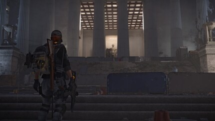 He’s seen better times: Abraham Lincoln in the Lincoln Memorial.