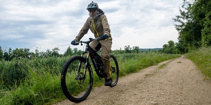 Mieux vaut tard que jamais : en balade avec la combi Dirtsuit Core Edition de Dirtlej.