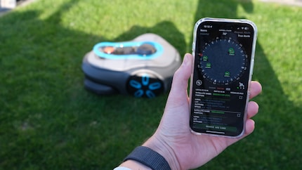According to this app, there’s no shortage of satellites floating up there in space. The problem is, the Sileno Free usually can’t do anything with them.
