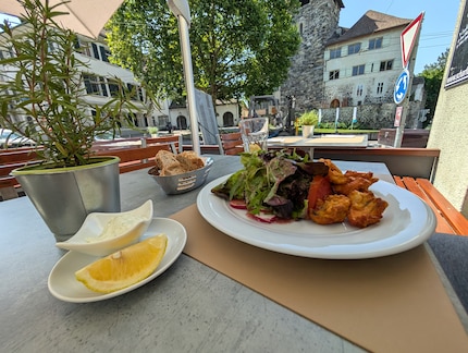 Pausa pranzo con vista sul castello di Frauenfeld.