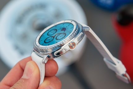 Galaxy Watch8 Classic avec lunette et Quick Button.