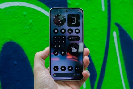 Se non ti piace il design monocromatico dei Nothing, nelle impostazioni puoi scegliere il design standard di Android.