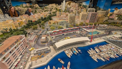 Vue sur le port et le circuit de Monaco.