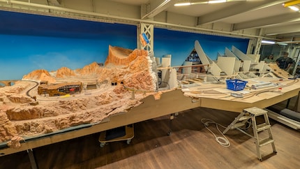 L’équipe du Miniatur Wunderland Hamburg accomplit un immense travail. L’Amérique du Sud devrait être prête d’ici 2027, puis se sera au tour de l’Asie.
