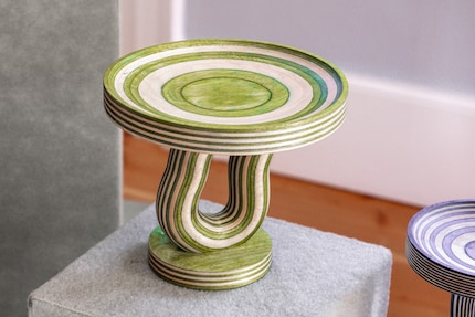 Circus Serving Plates, placage teinté.