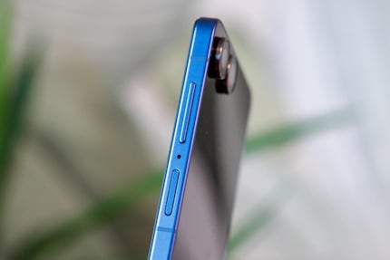 The fingerprint sensor is located in the narrow power button.