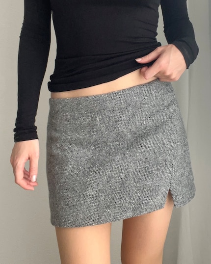 Auch mit tief sitzenden Röcken sind die Shorts kompatibel.