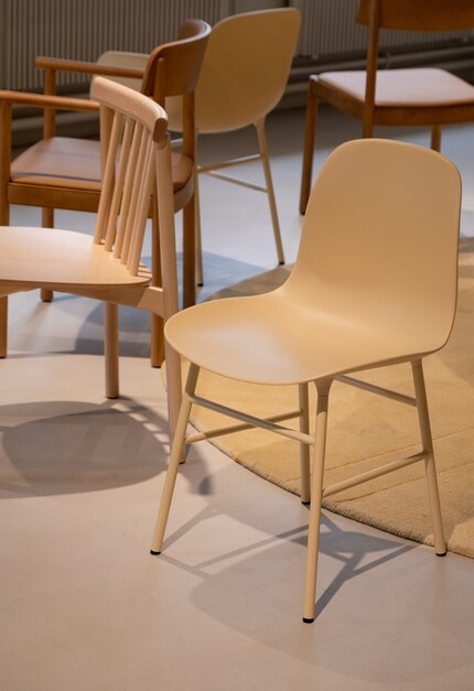 Alles in boter: De Form Chair Stacking in een trendy look.