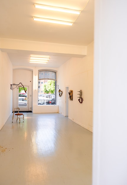 L'installazione di Bittosi nella galleria Etage Projects.