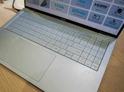 Le Swift Air est suffisamment grand pour accueillir un clavier avec pavé numérique.