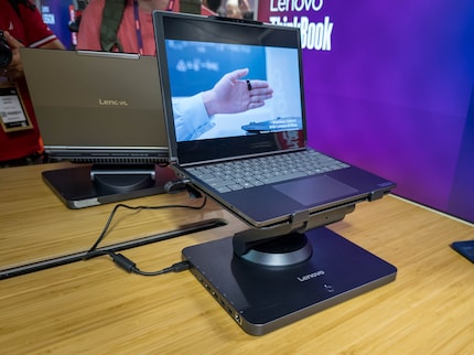 Questo supporto per notebook si regola automaticamente.