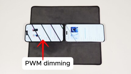 PWM-Dimming schaltet das Display streifenweise aus. Je tiefer die Helligkeitseinstellung, desto breiter werden die Streifen.