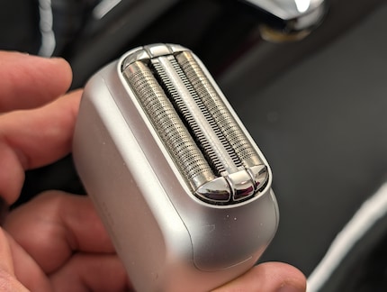 The triple-blade head is easy to remove.