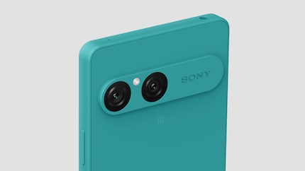 Sony ora racchiude anche le due fotocamere sul retro in una barra orizzontale.