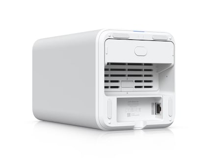 La partie inférieure de l'UNAS 2 avec le connecteur Power-over-Ethernet.