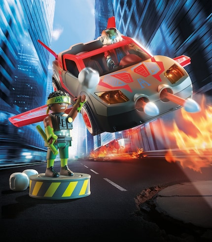 Avec de la technologie et de l'imagination, les personnages se lancent dans des combats pleins d'action.